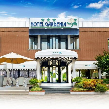 Cermenate Hotel Gardenia מראה חיצוני תמונה